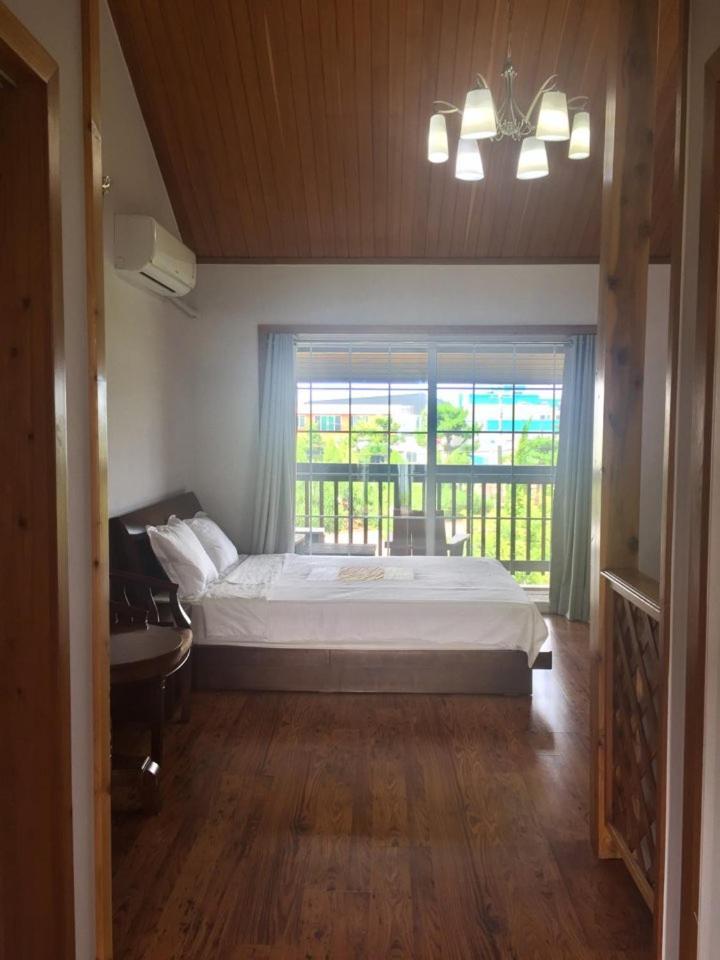 Namu Hyanggi Pension Jeju Exterior photo